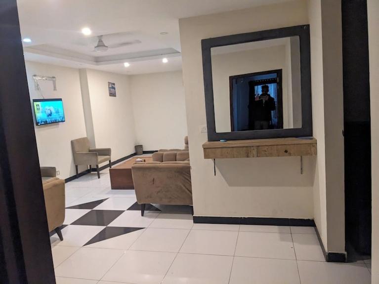Lavish Hotel Rawalpindi Buitenkant foto