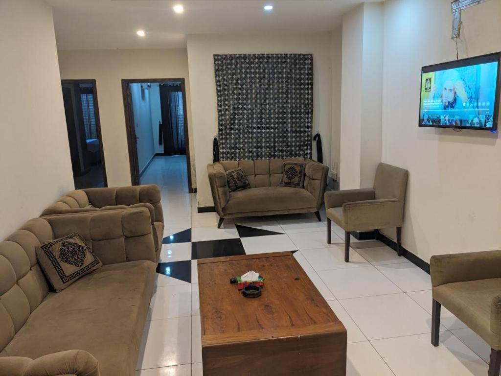 Lavish Hotel Rawalpindi Buitenkant foto